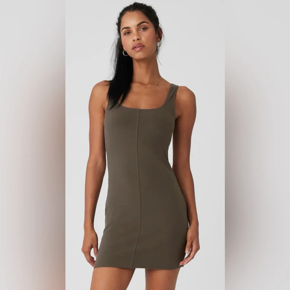 ALO Yoga NWT Alosoft Head start Dress OliveTree Color Size M